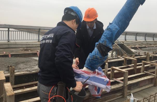 斜拉索导管孔充气式防水防腐抗震密封技术的发展历程